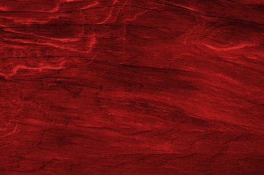 Klasik desenli ağaç çok güzel görünüyor. Kırmızı odun.                                                             