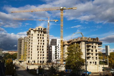 büyük derricks inşaat ofisleri