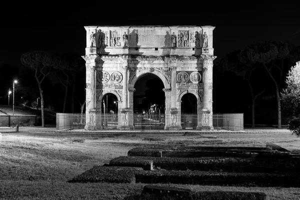 Rome, Italië - 29 augustus 2015. Nacht uitzicht, Rome Costantine van Arc — Stockfoto