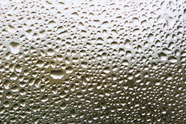 Su buharı soğuk cam pencere. Kış arka plan