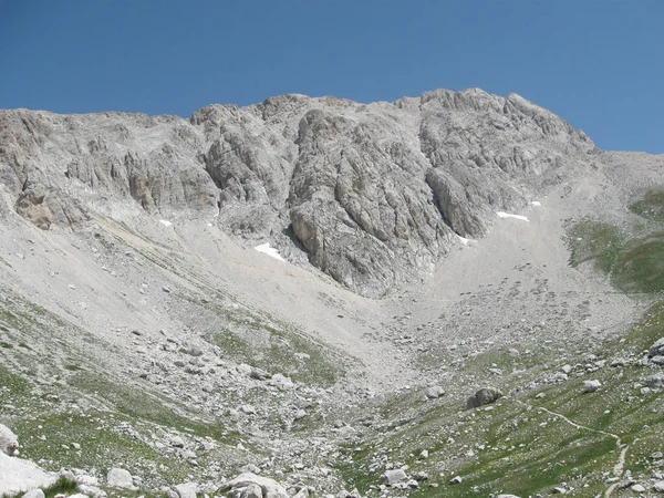 Olaszország, Gran Sasso Nemzeti Park, Nézd a Campo Imperatore oldalán o — Stock Fotó