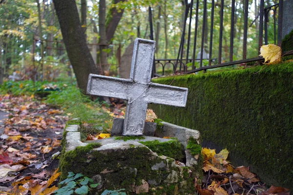Forged Ancient Metal Cross Russian Cemetery — Stock Photo, Image