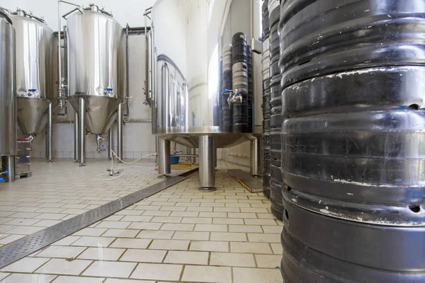 小啤酒厂 啤酒生产 — 图库照片