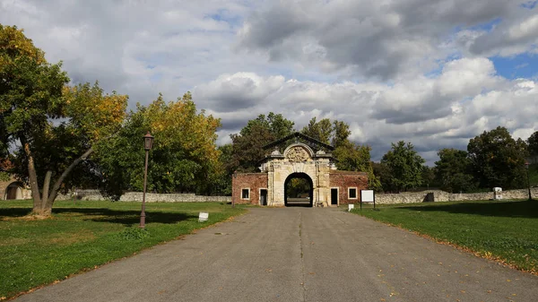 Antigua puerta de la fortaleza de Kalemegdan en Belgrado —  Fotos de Stock