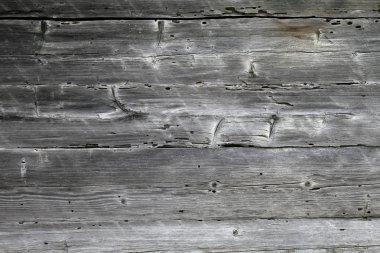 Yıpranmış eski kır evinin ahşap dokusu