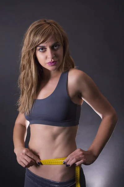 Dieta Exitosa Chica Fitness Midiendo Cintura —  Fotos de Stock