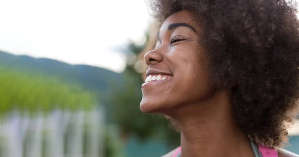 Young afro american woman — Stock Photo, Image