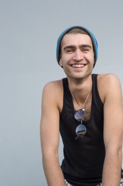 Kaykaylı Gülümseyen Adam