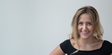 Genç güzel kadın.