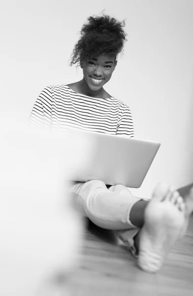 African girl using laptop — Stock Photo, Image