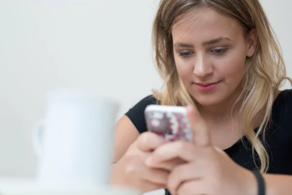 Young beautiful woman — Stock Photo, Image