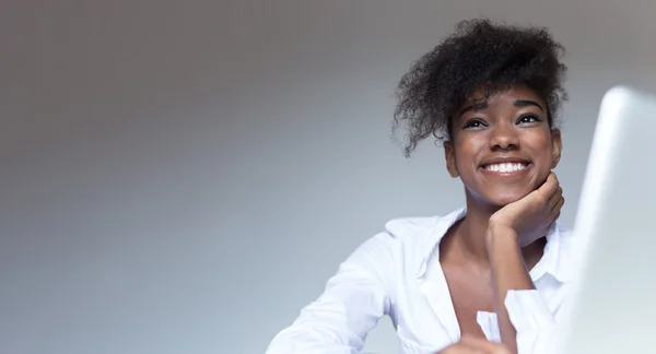 Afrikanische Studentin — Stockfoto