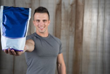 Spor gıda ile kas yakışıklı sportman