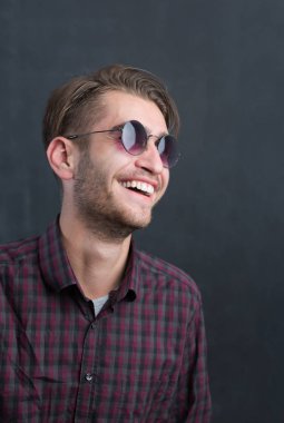 rahat, genç bir adam portresi 