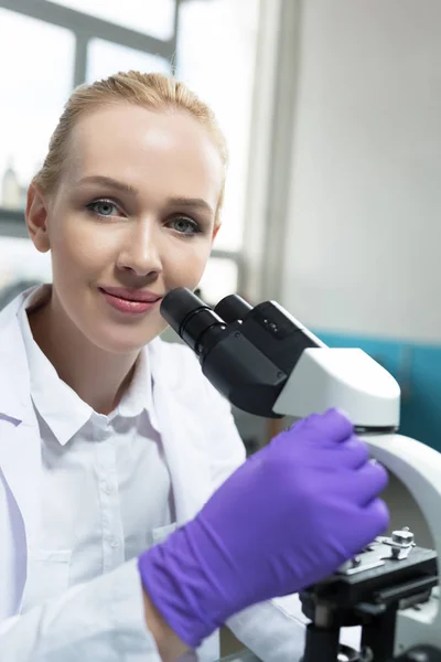 stock image Female researcher in a lab