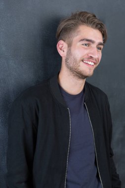 Genç başlangıç işadamı portresi 