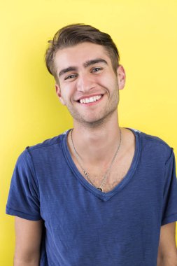 Stüdyodaki genç adam