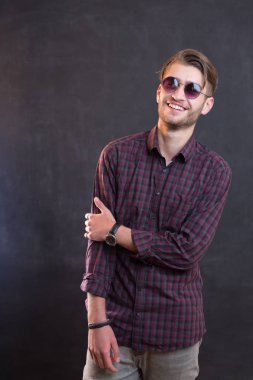 rahat, genç bir adam portresi 