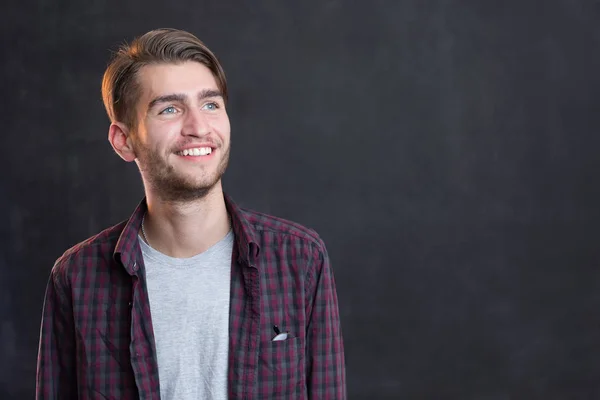 Retrato de un joven de moda — Foto de Stock