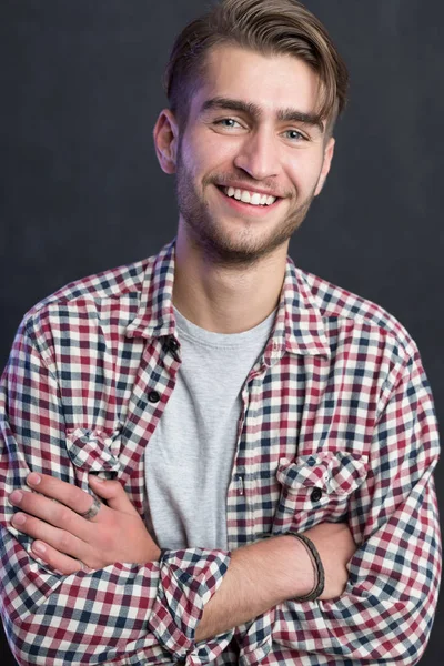 Joven feliz — Foto de Stock