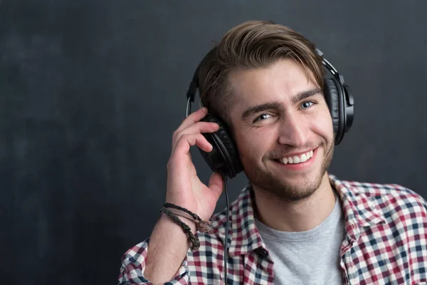 Zorgeloos muziekliefhebber — Stockfoto