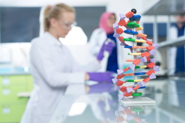 Yeni teknolojileri tıpta. Bilim adamı ve DNA'ın molekül