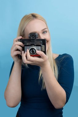 Kız alma resmi retro kamera için