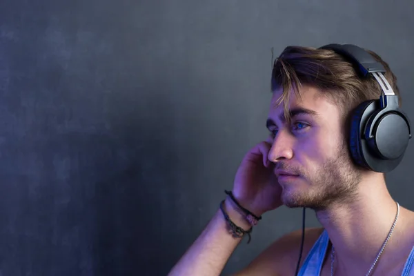 genç moda erkek portresi