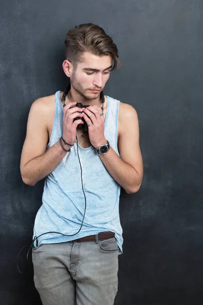 Retrato de jovem homem de moda — Fotografia de Stock