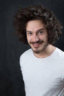 yakışıklı bir adam portresi