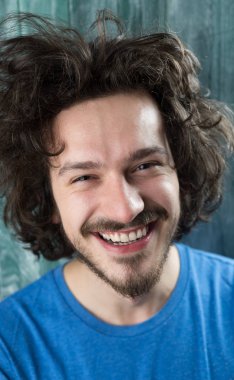 yakışıklı bir adam portresi