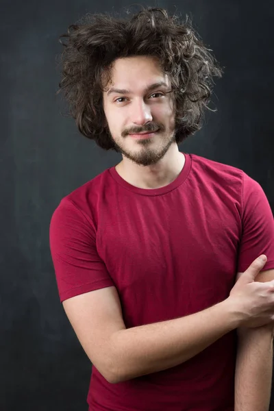 Homem bonito com cabelo engraçado — Fotografia de Stock