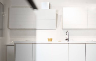 modern bir mutfak lavabo