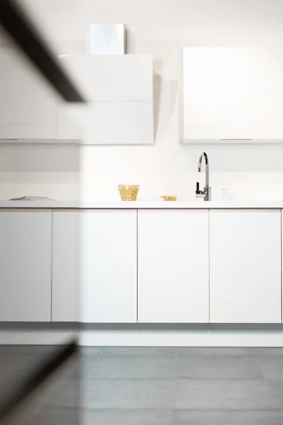 Lavello in una cucina moderna — Foto Stock