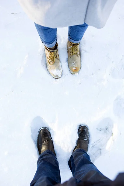 Gambe in stivali invernali — Foto Stock