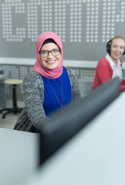 sınıfta öğrenme kadınlar