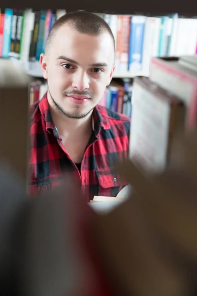 Ritratto di uno studente universitario — Foto Stock