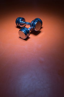 Dumbells katta Close-Up