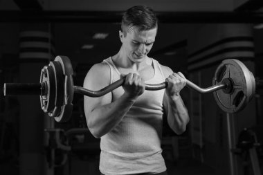 adam egzersiz halter vasıl jimnastik salonu ile.