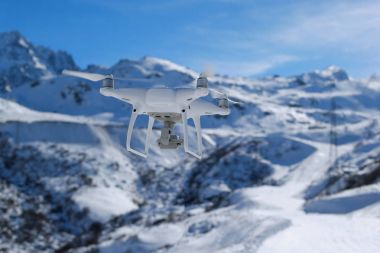 Kışın uçan uçak