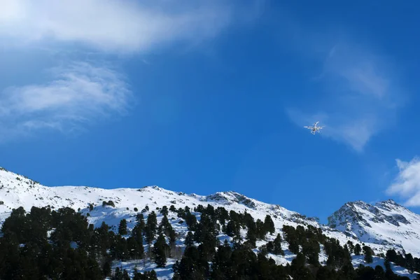 Estância de esqui em Alpes Franceses — Fotografia de Stock