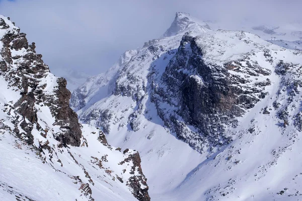 Estância de esqui em Alpes Franceses — Fotografia de Stock