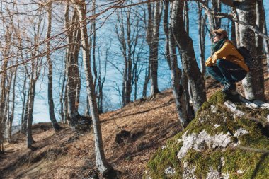 Ormandaki genç adam