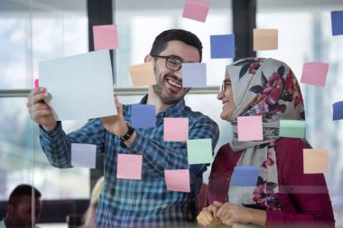 Modern ofis toplantı uymak