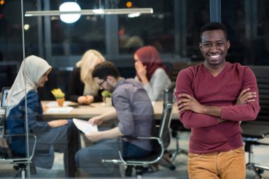 Ofiste çok kültürlü iş takım