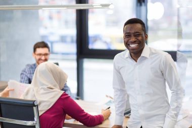 İş adamları toplantım var.