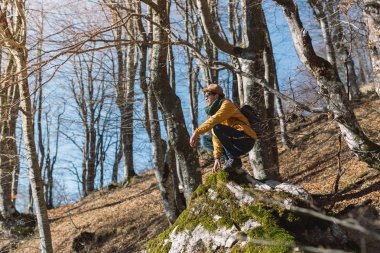 Ormandaki genç adam