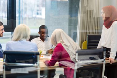 iş adamları parlak ofisi