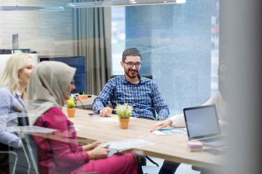 iş adamları parlak ofisi