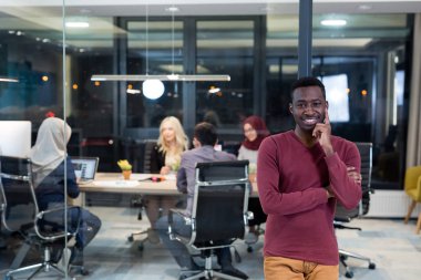 Ofiste çok kültürlü iş takım